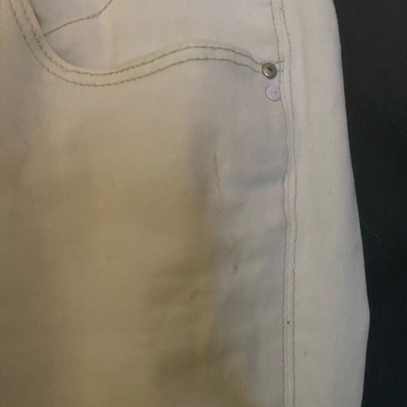 White capri - Picture 6 of 6